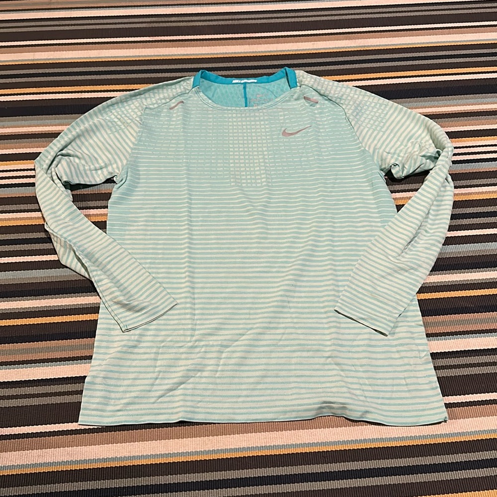 Nike drifit longsleeve
